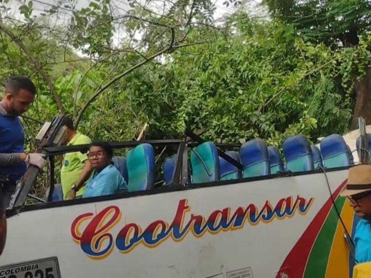 Buseta de Arjona se accidentó llegando a Cartagena: hay varios heridos