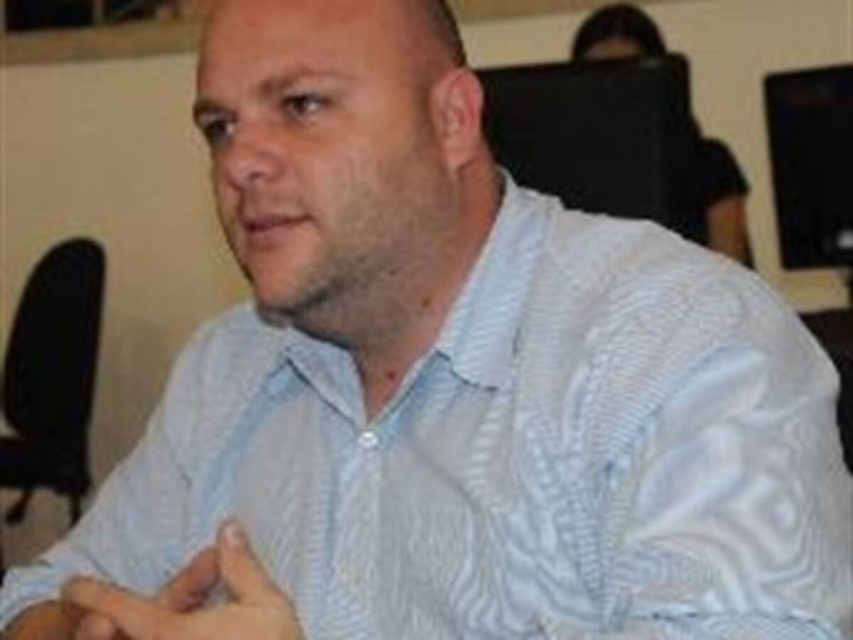 Concejal de Medellín denuncia irregularidades en construcción de Colegios en Antioquia