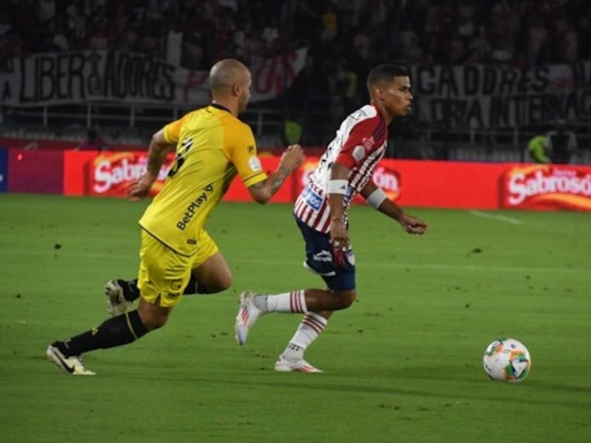 Junior salvó un empate ante Santa Fe de local y sigue sin convencer