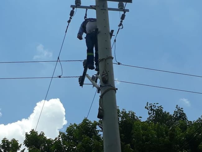 Hombre manipulaba redes y muere por descarga eléctrica