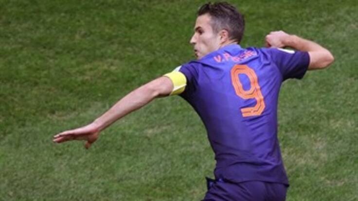 Van Persie de penal pone el primero para Holanda ante Brasil