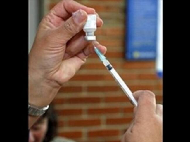 Aluminio en la vacuna contra el VPH podría incidir en efectos adversos