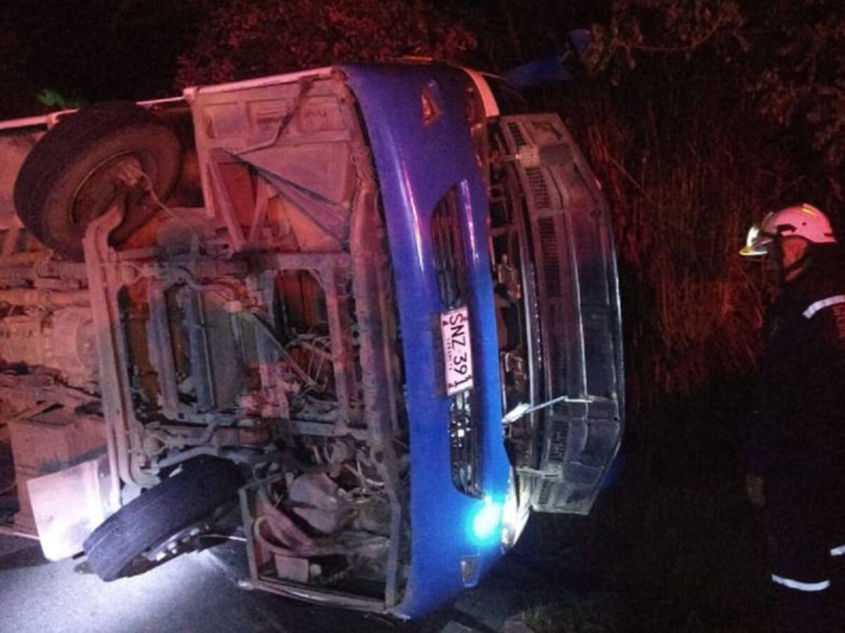 Un bebé de 11 meses murió al accidentarse el bus en el que viajaba