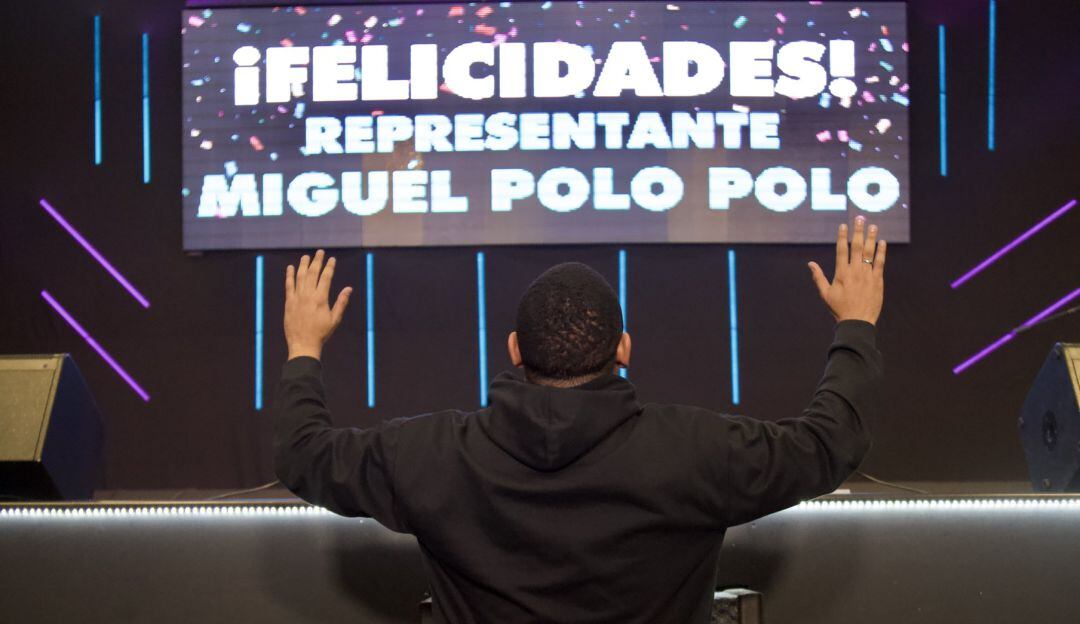 Miguel Polo Polo visitó un iglesia y rezó tras saber que será congresista