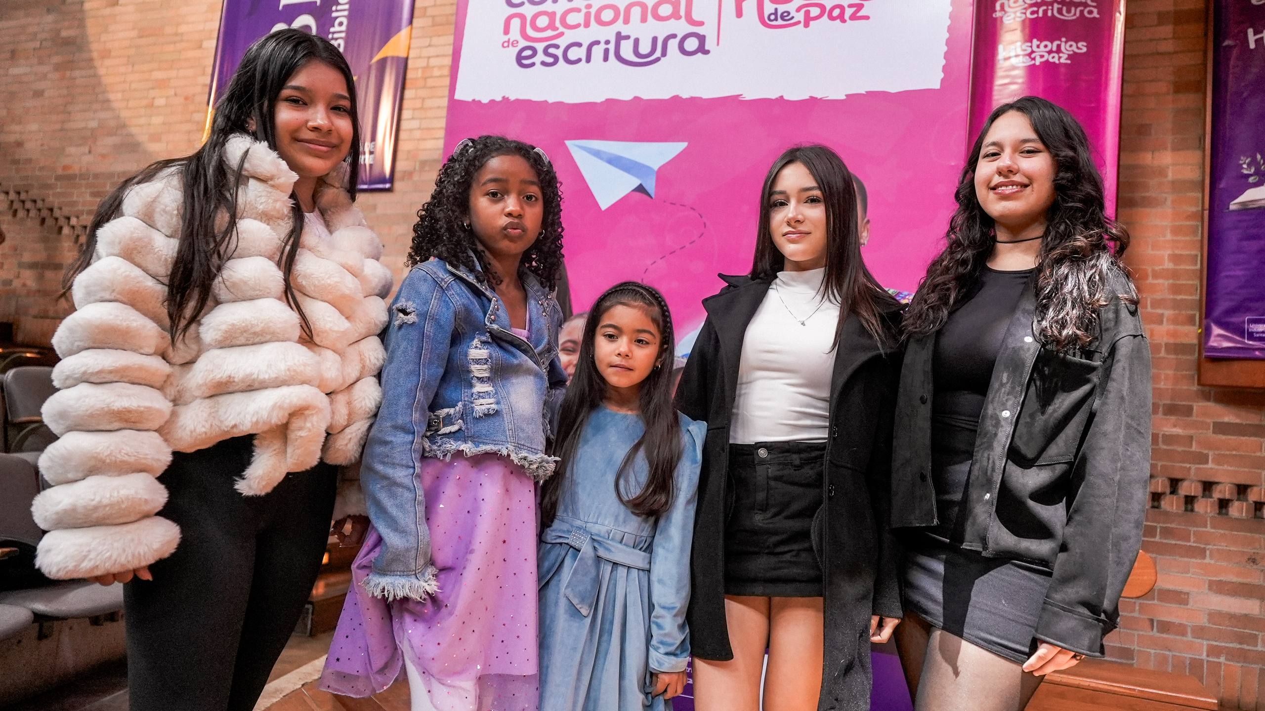 Cinco niñas nortesantandereanas fueron premiadas en el Concurso Nacional de Escritura. / Foto: Ministerio de Educación.