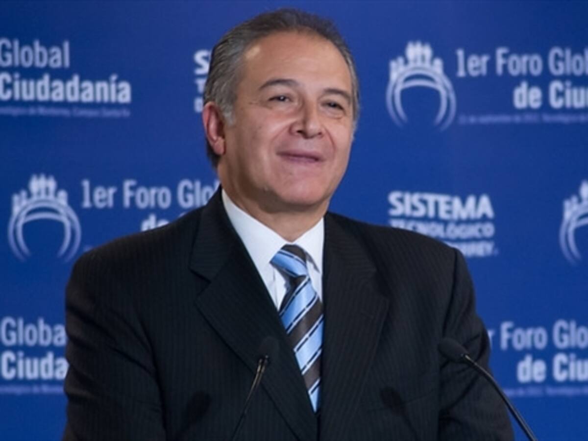 Gobierno privilegia presencia del general Naranjo en la mesa de negociación