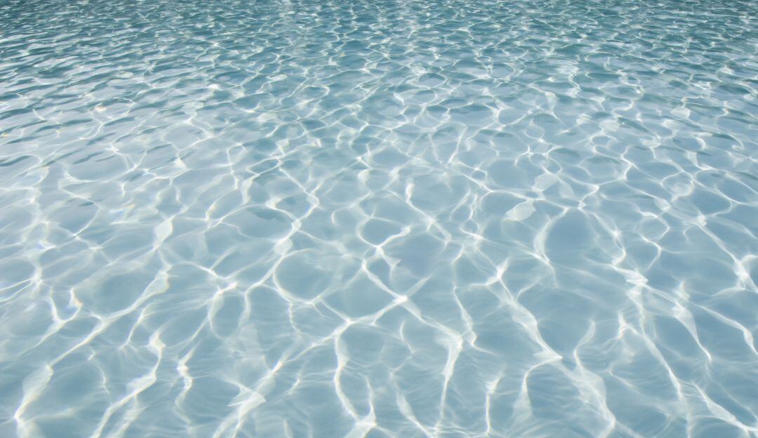 Video: Menor casi muere ahogada al quedar atrapada por filtro en piscina