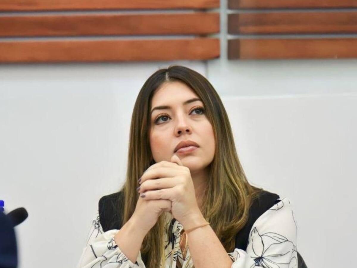 Juliana Aray advierte que falta de ejecución del Gobierno pone en riesgo inversiones de Bolívar