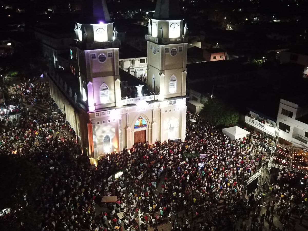 Masiva asistencia en procesión de la Virgen de la Candelaria en Magangué