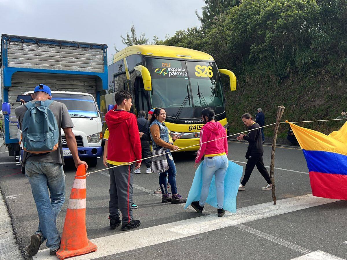 En zona rural de Calarcá, Quindío protestan por falta de transporte escolar