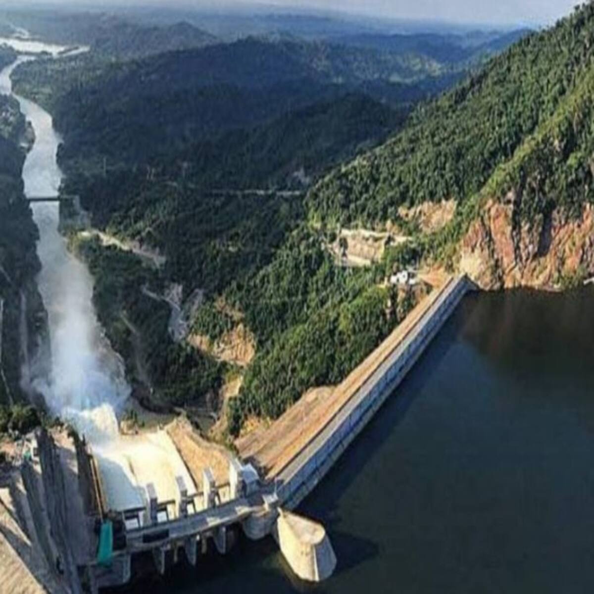 Por lluvias, ajustan compuertas de Hidrosogamoso