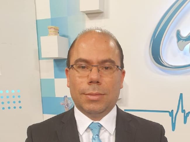 Infectólogo de la Clínica Versalles, Jorge Iván Marín Uribe