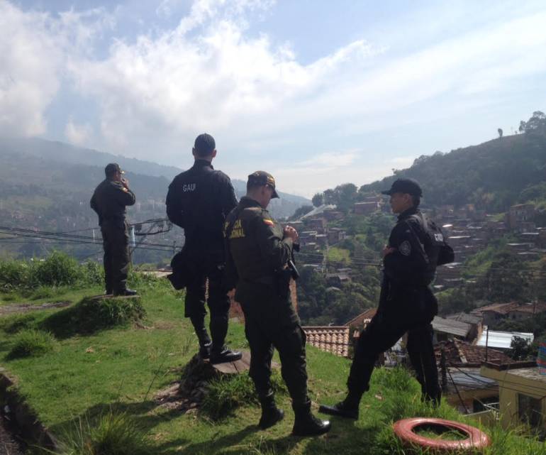 Asonada y ataque a la policía en el suroccidente de Medellín.