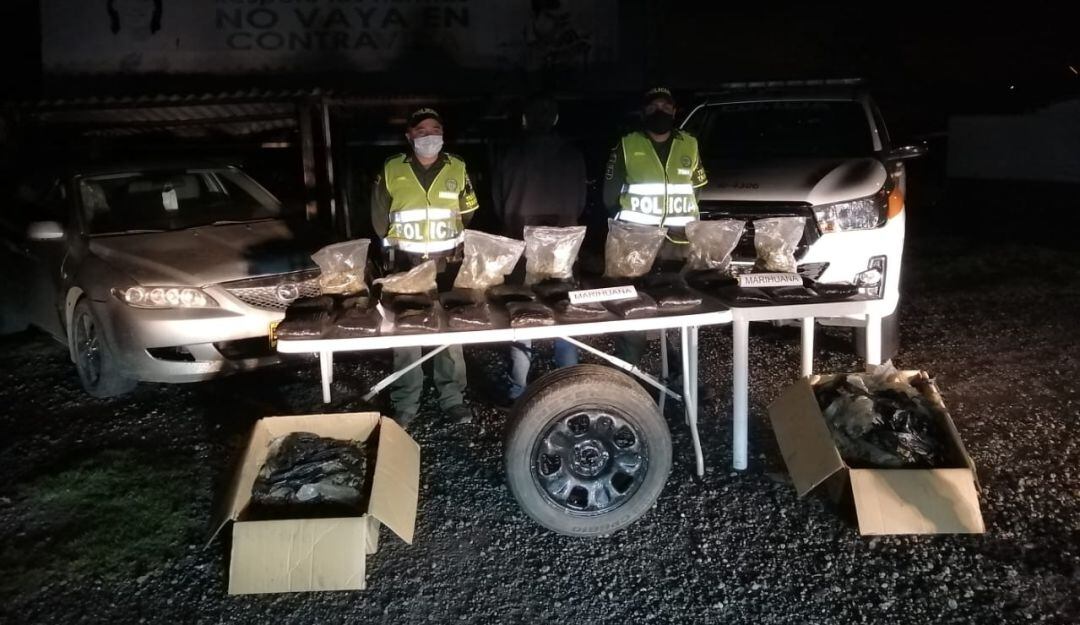 Incautación de marihuana empaquetada en las llantas de un vehículo