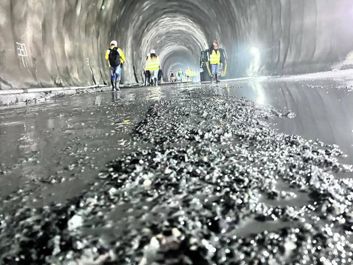Se dio el Cale del Túnel del Toyo, el túnel para vehículos más largo del continente
