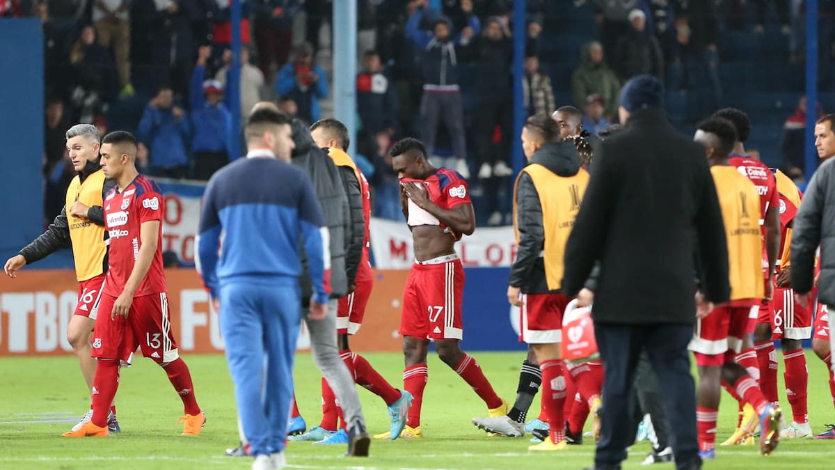 Revelan audios del VAR en el polémico gol al Medellín: “La mano es de apoyo”