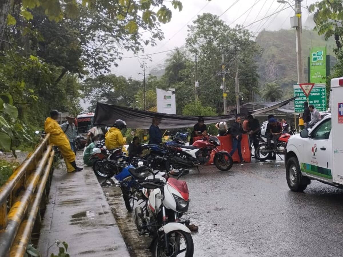 Ituango sufre por vías bloqueadas debido a protestas y daños en carreteras rurales