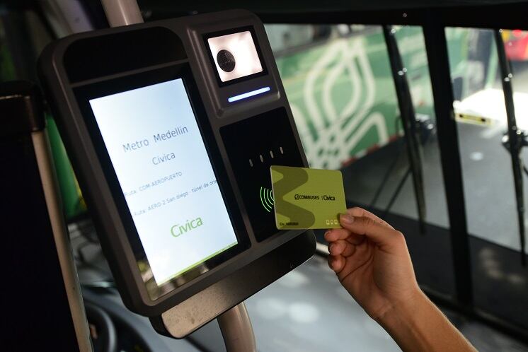 Pago con Cívica- foto Metro de Medellín