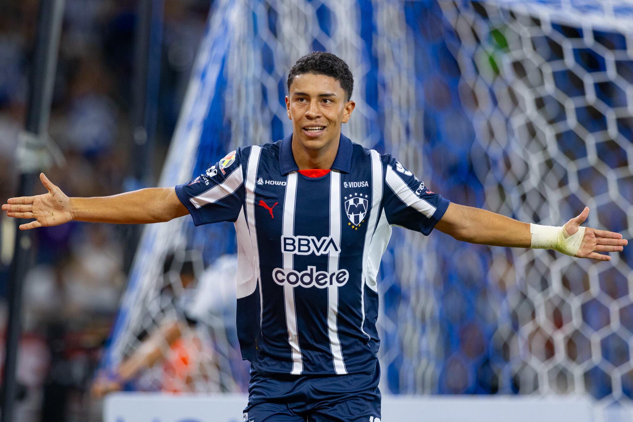 Johan Rojas, celebra gol con Monterrey / @Rayados