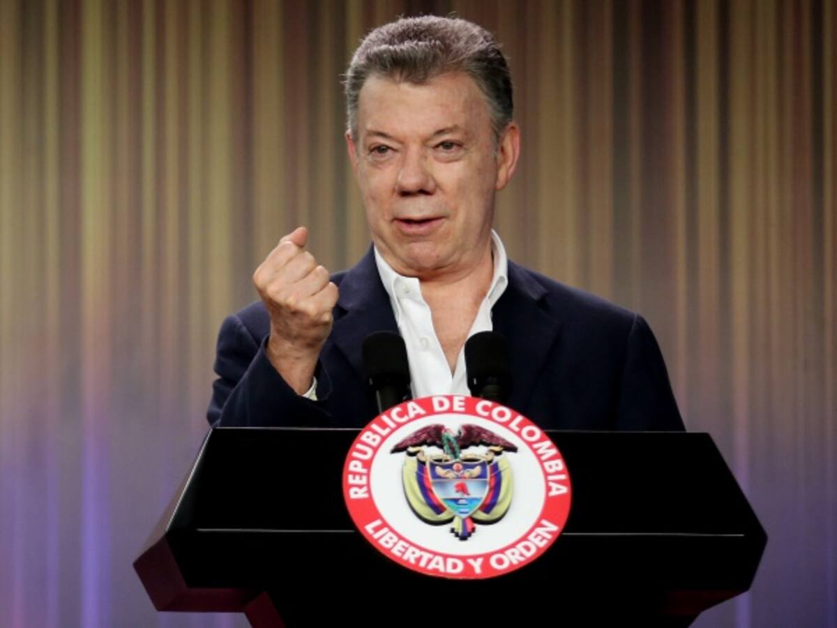 "El turno ahora es de los jóvenes, hagan suya la paz": Santos