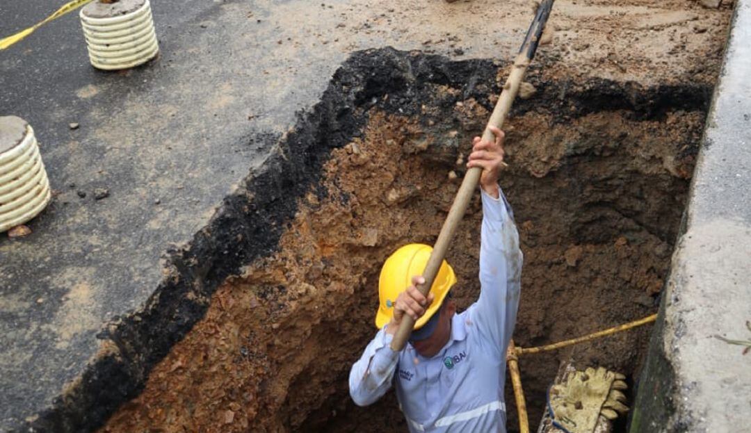 Labores de mejoramiento de las redes de alcantarillado en Ibagué