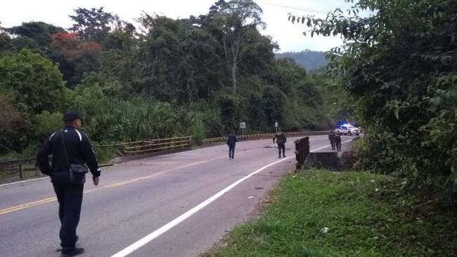 Autoridades en la vía Cúcuta- Pamplona