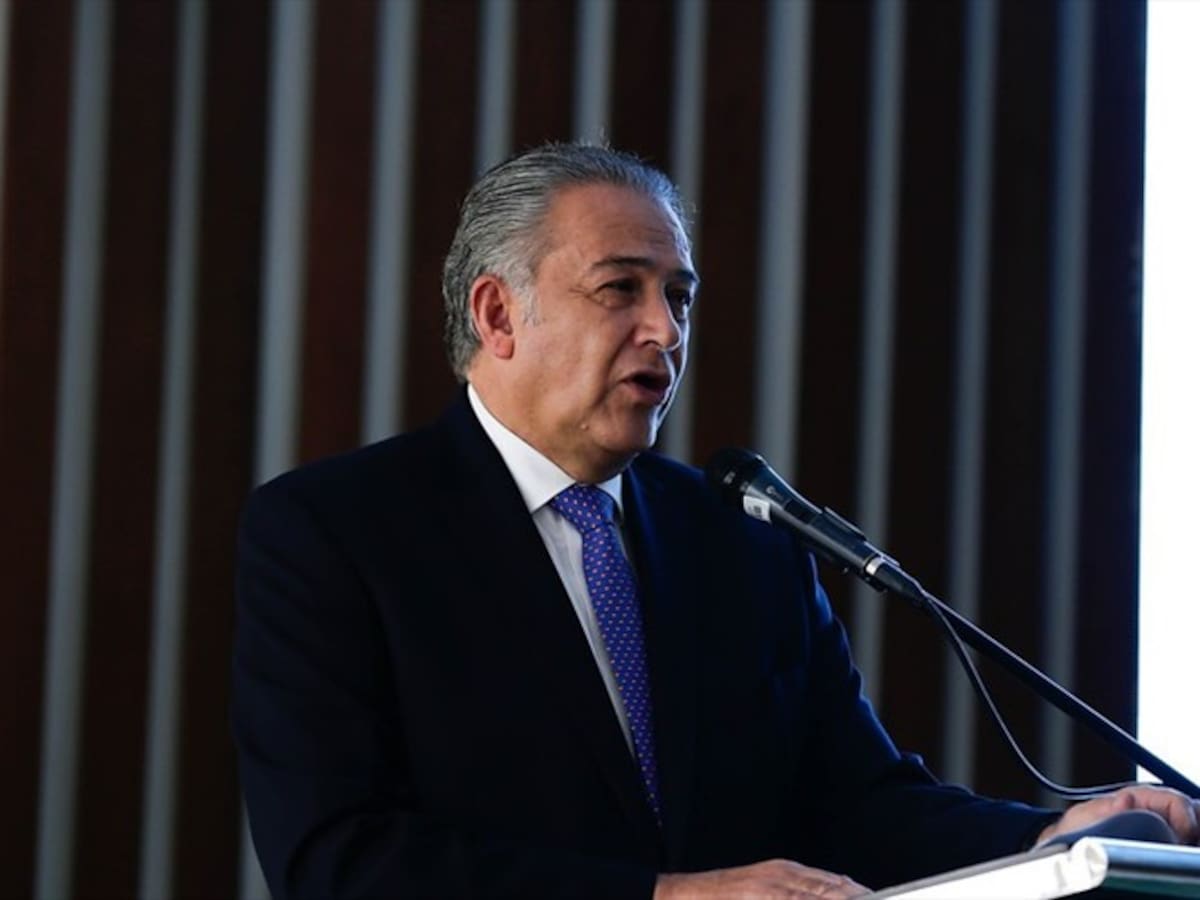 "Policía debería salir del Ministerio de Defensa": general (r) Óscar Naranjo