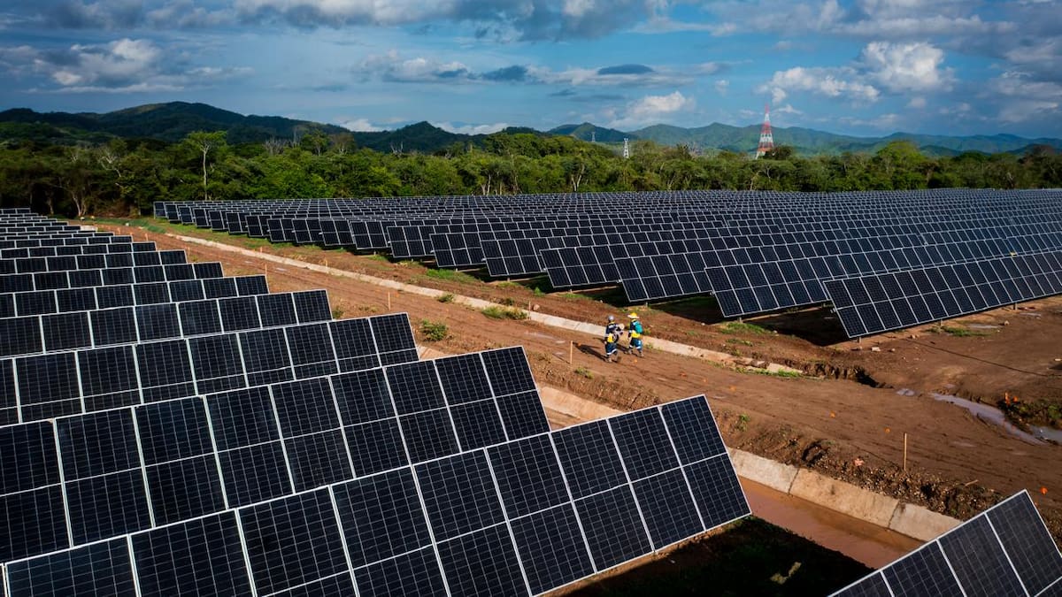 Cundinamarca enciende el Parque Solar Puerta de Oro: inyecta 360 MWp de energía limpia