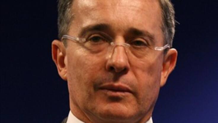 Uribe no descarta candidatura a la Alcaldía de Bogotá