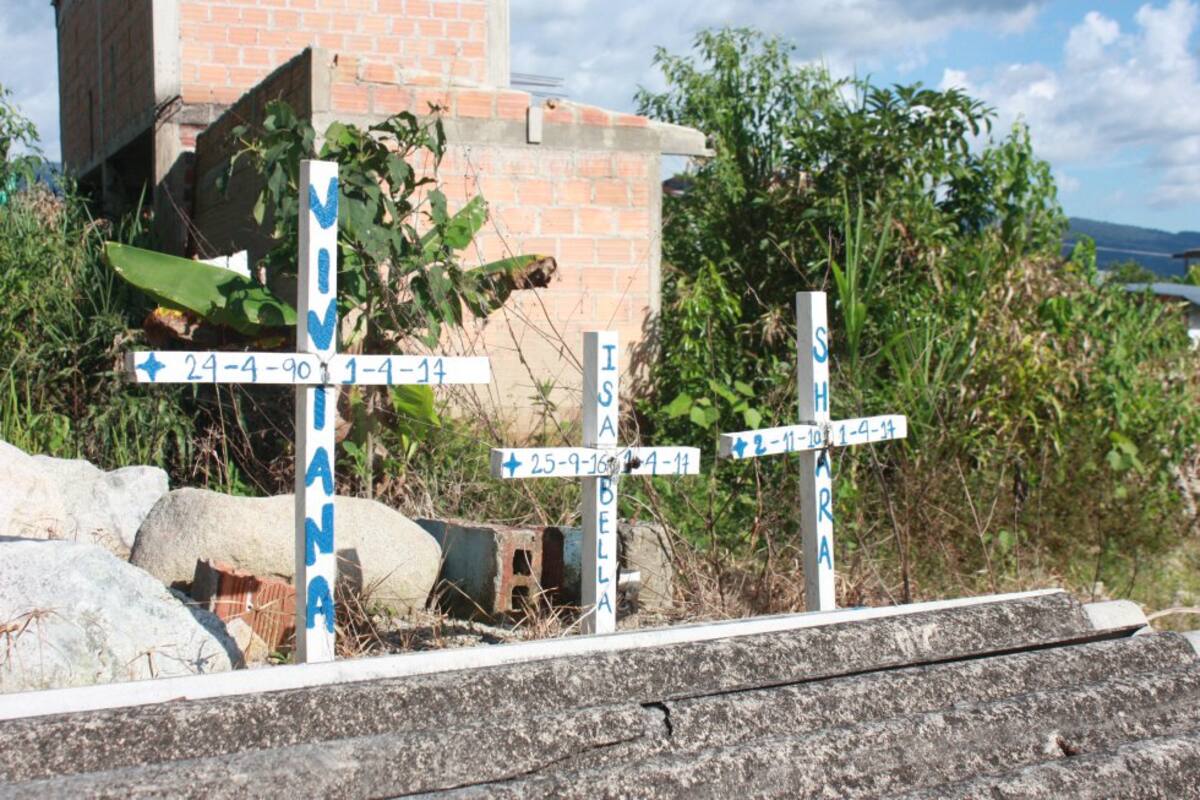 La mayoría se cansó de esperar y resolvió sus dificultades en el mismo sitio que arrancó su tragedia, en sus casas.