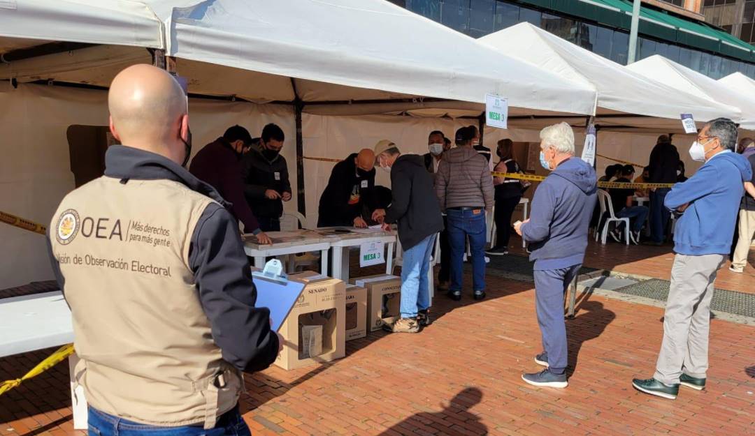 Jornada de veeduría de miembros de la Misión de Observación Electoral de la Organización de Estados Americanos en Colombia. Foto: Twitter / @OEA_oficial