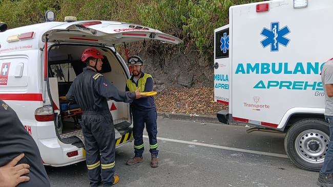 Tres personas murieron este sábado 29 de agosto en un siniestro vial entre Manizales y Medellín.