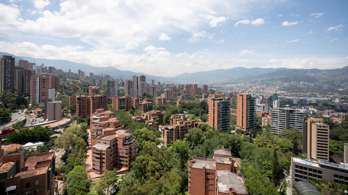 Durante la temporada seca en Medellín, se espera que las lluvias no desaparezcan por completo