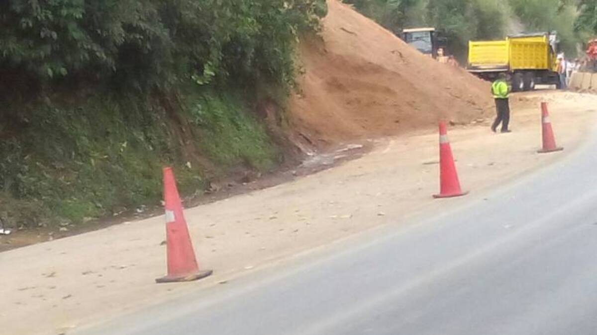 ¿Cómo está la movilidad en la vía Ibagué-Cajamarca? Derrumbes y otras emergencias