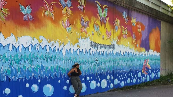 Artista colombiana es reconocida por la Cancillería y hace historia con sus murales en el exterior