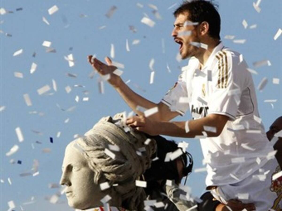 Real Madrid y sus hinchas celebraron su título de liga en la Plaza de Cibeles