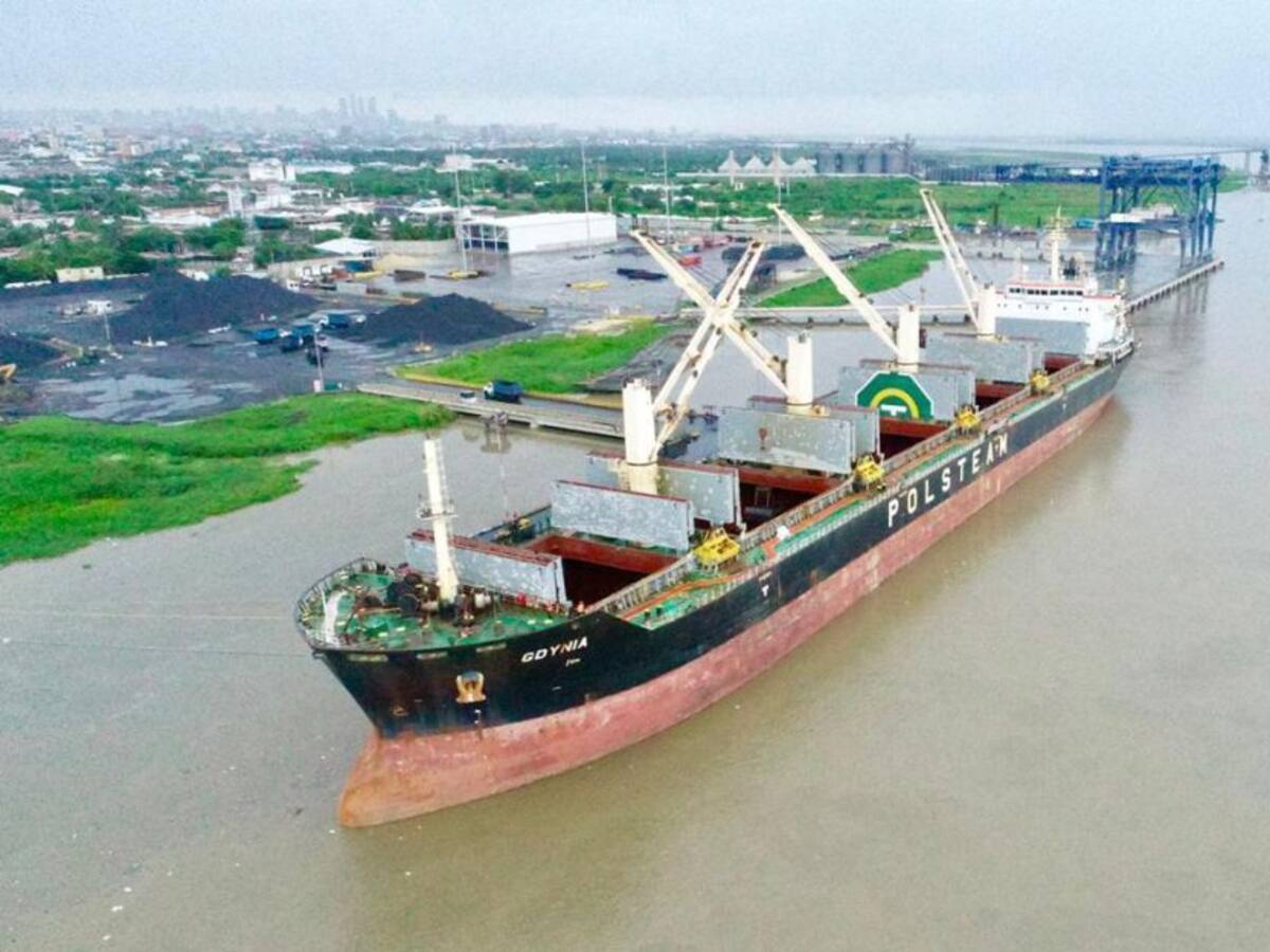 Fuertes vientos impiden trabajos de dragado en el Puerto de Barranquilla