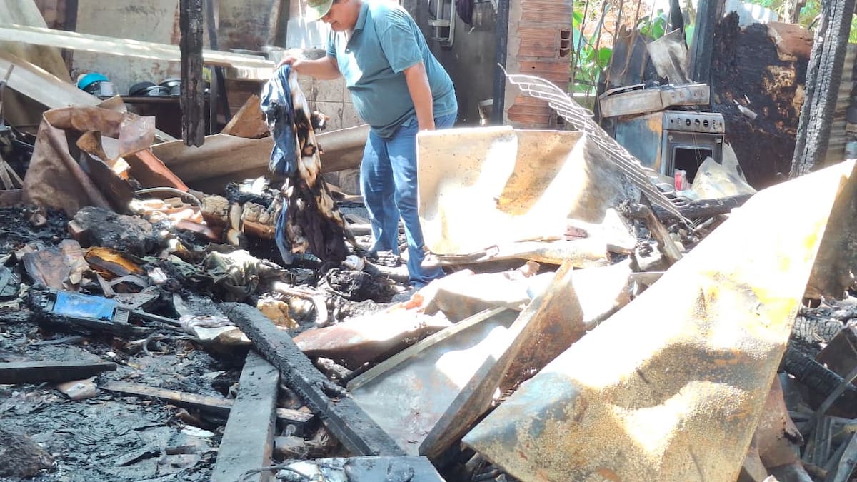 Madre e hijo fueron rescatados durante incendio en una vivienda en Barranquilla