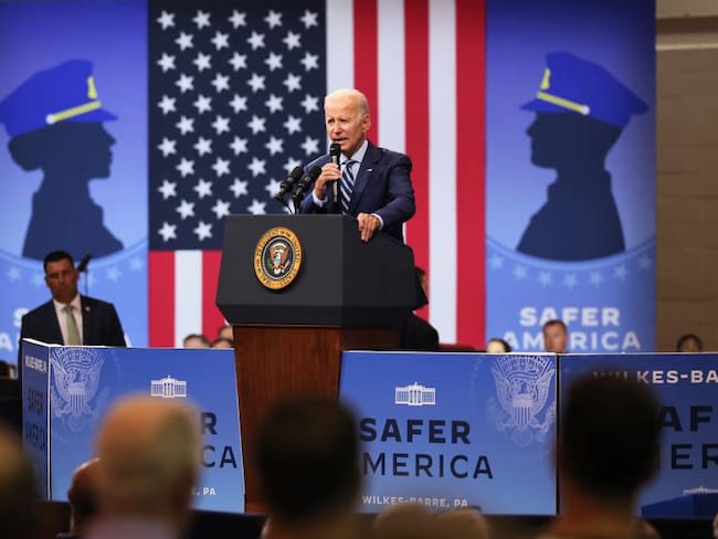 Biden condenó los ataques a miembros del FBI tras allanamiento en Mar-A-Lago. Foto: Getty