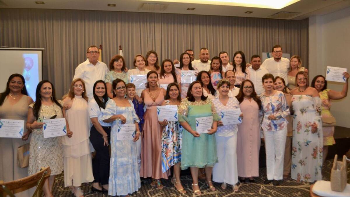 Air-e certifica a administradores en Gestión de Propiedad Horizontal