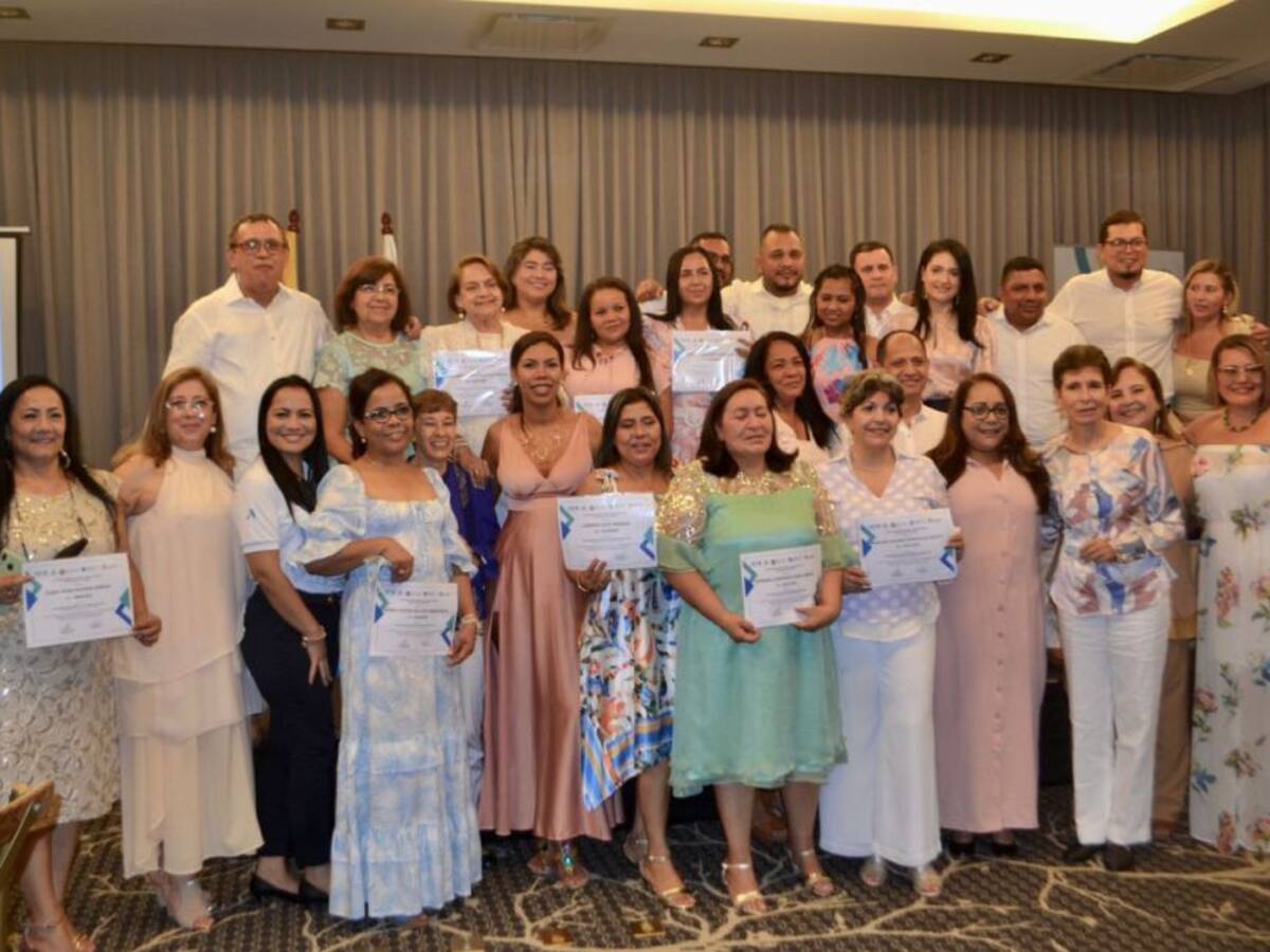 Air-e certifica a administradores en Gestión de Propiedad Horizontal