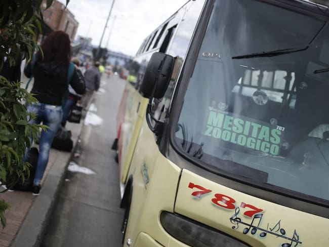 Anuncian una nueva línea de crédito para el transporte masivo