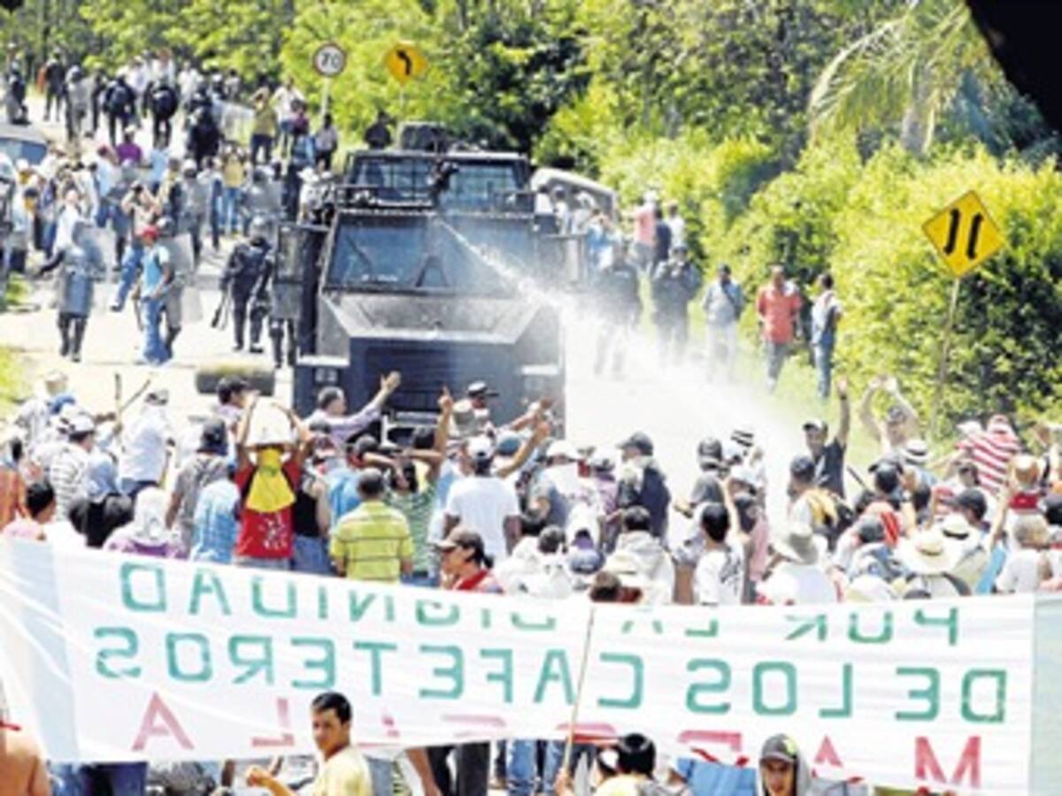 Gobierno y Dignidad Nacional analizan cumplimiento de acuerdos ante anuncio de nuevo paro