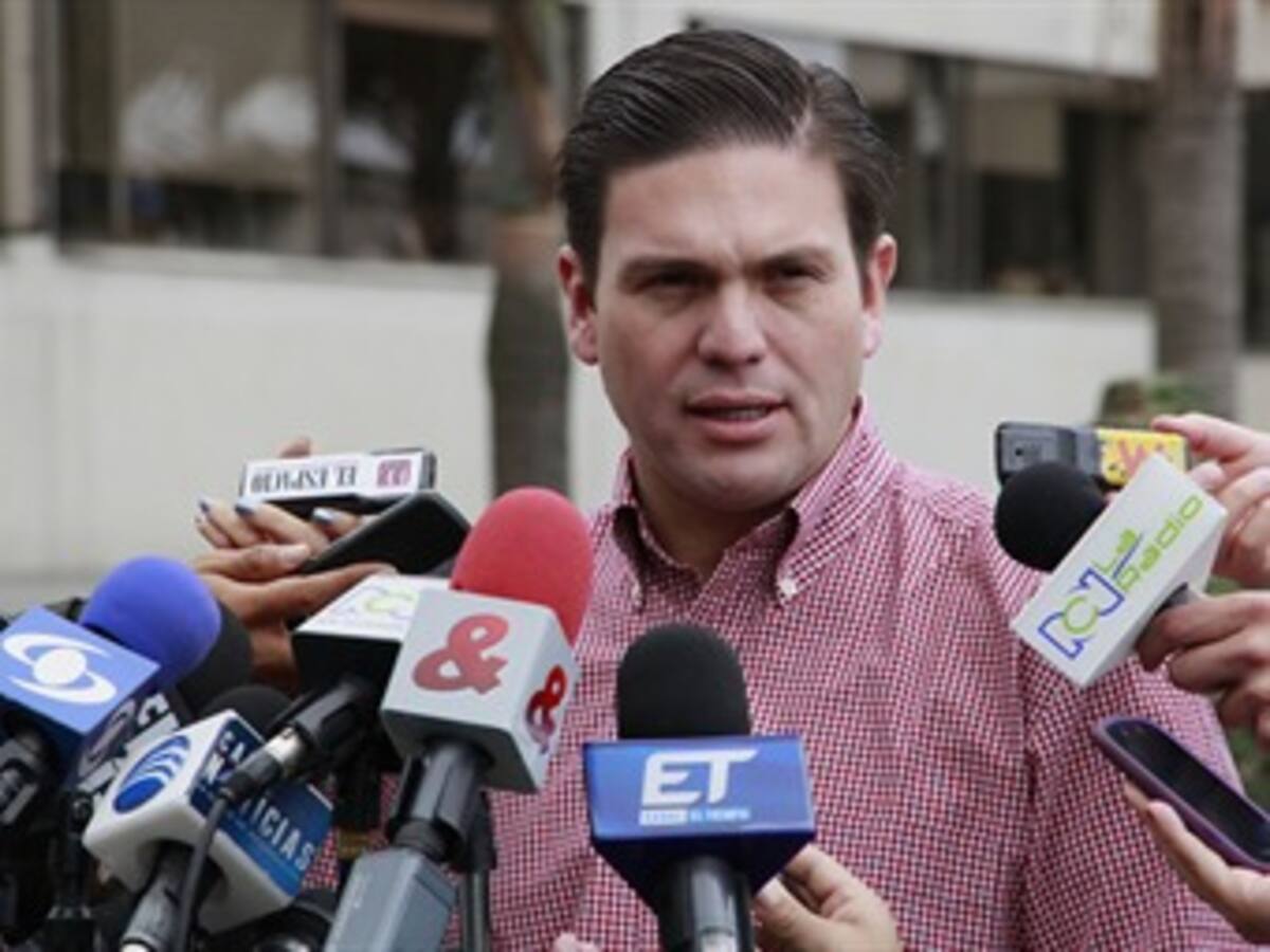 Mindefensa visita a policías heridos por disturbios en Bogotá
