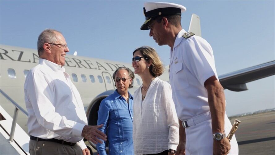 Viceministra de Relaciones Exteriores, Patti Londoño, recibió al Presidente de Perú, Pedro Pablo Kuczynski, a su llegada a Colombia. Foto: Cancillería