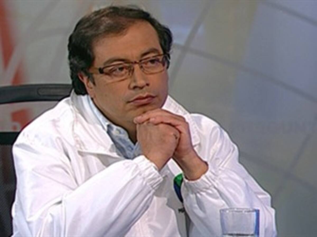 Fui víctima de la violencia, pero también victimario: Petro