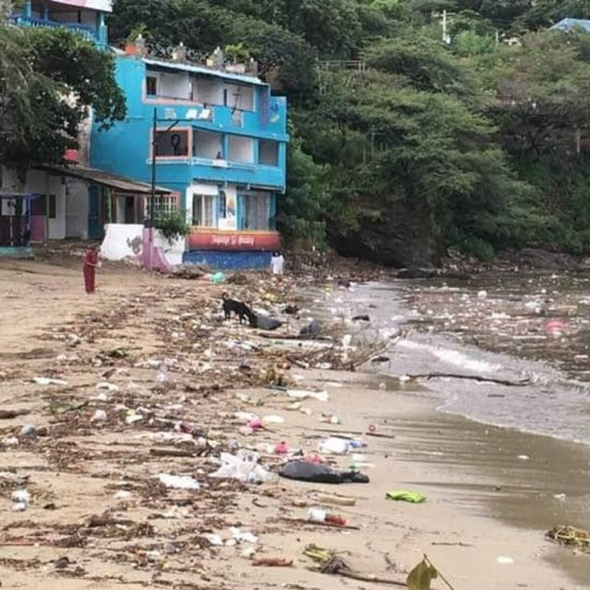 Basuras invaden playa de Taganga tras fuerte lluvia