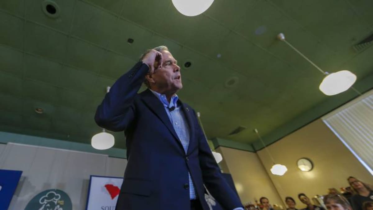 Jeb Bush retira su candidatura presidencial