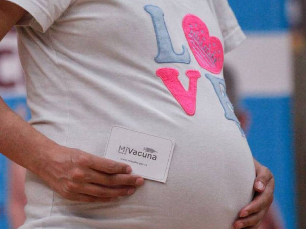 En Armenia esperan vacunar contra COVID-19 a 3.500 mujeres en embarazo