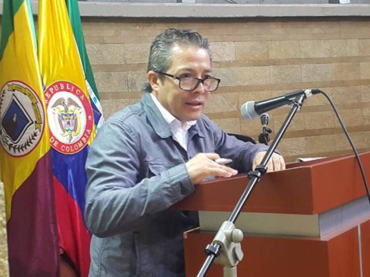 Denuncian al parlamentario Luciano Grisales por presunto constreñimiento